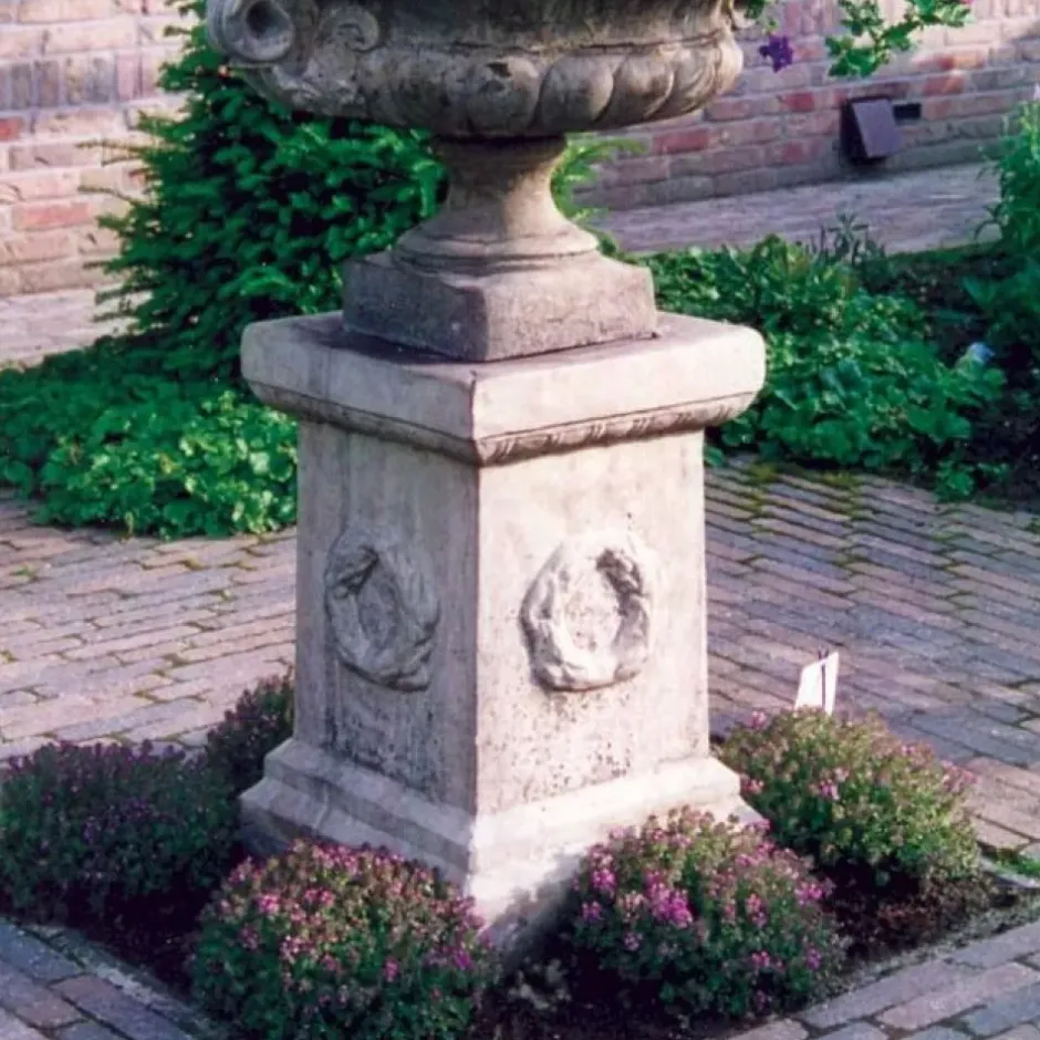 Statues & Sculptures Plinths & Pedestals^Laurel Column Stone Garden Pedestal