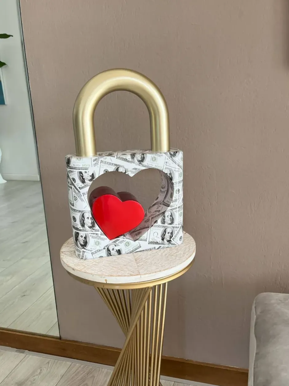 Statues & Sculptures Table Top|Contemporary^Wealth Padlock 38cm Gold Resin Indoor Sculpture